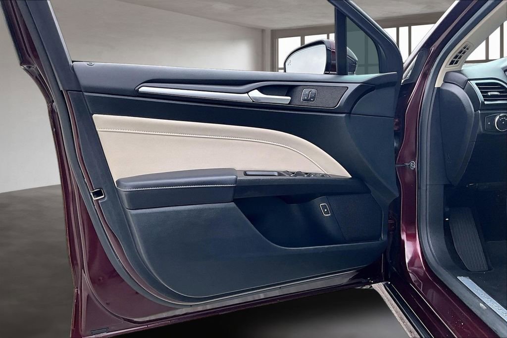 Used 2017 Ford Fusion Energi Titanium image 20