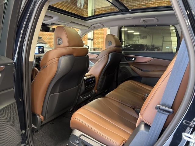 Used 2024 Acura MDX SH-AWD w/ Technology Package image 28