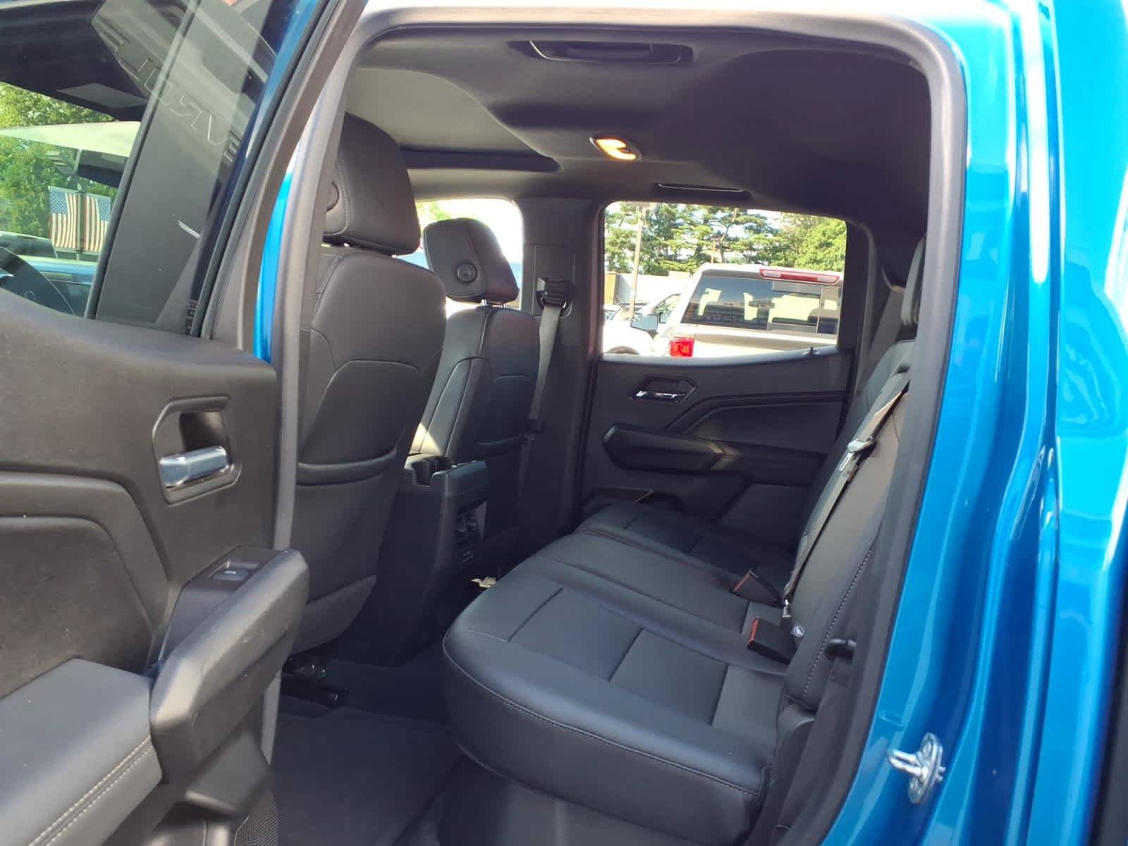 Used 2024 Chevrolet Colorado LT w/ LT Convenience Package III AWD/4WD image 16