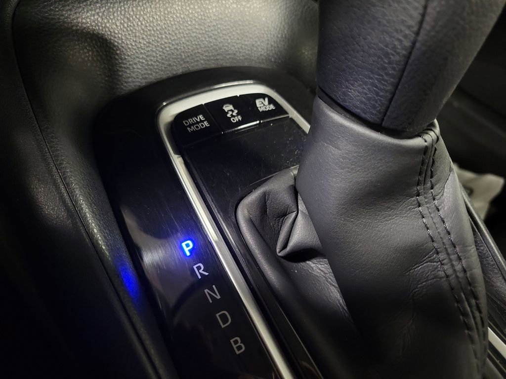 Used 2020 Toyota Corolla LE image 16