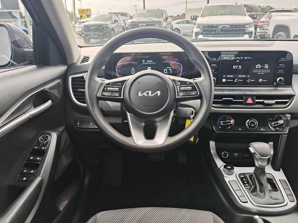 Used 2026 Kia Seltos LX FWD image 17