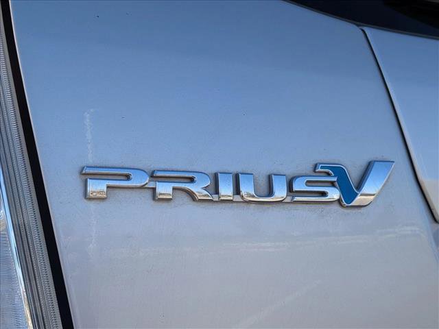 Used 2017 Toyota Prius V Five image 22