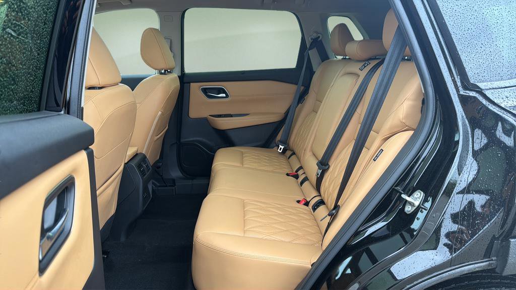 Certified 2023 Nissan Rogue Platinum AWD/4WD image 16