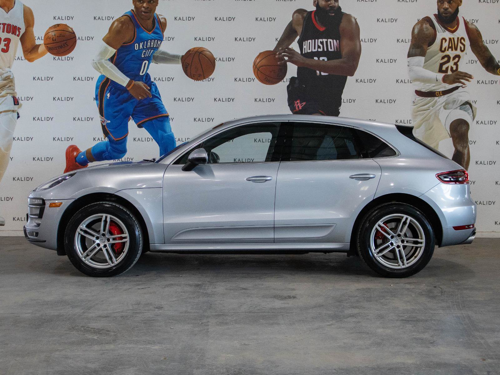 Used 2017 Porsche Macan Turbo image 18