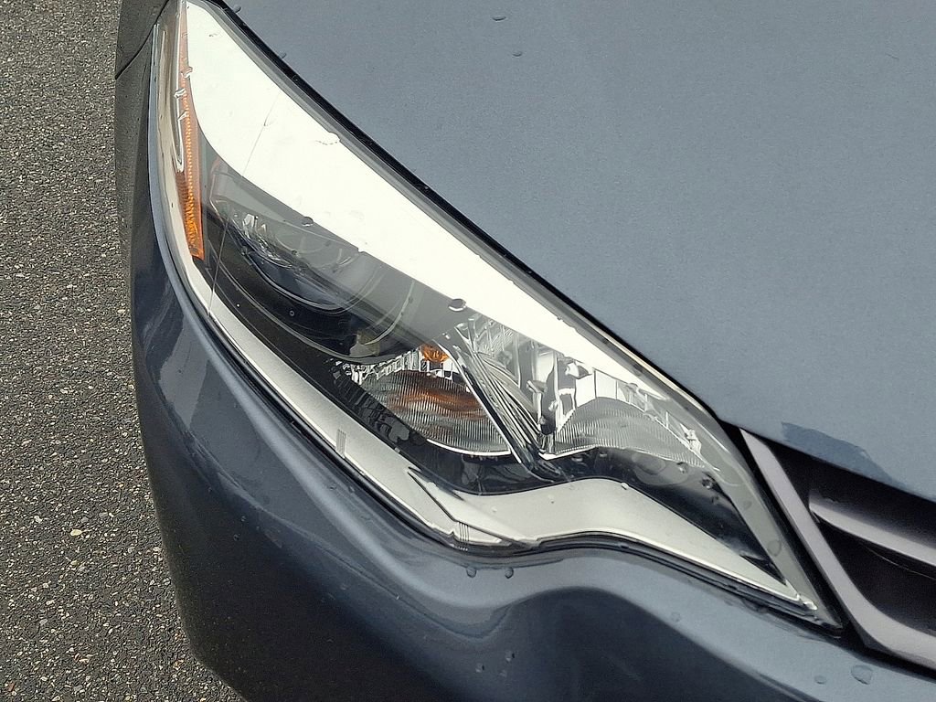 Used 2016 Toyota Corolla LE image 10