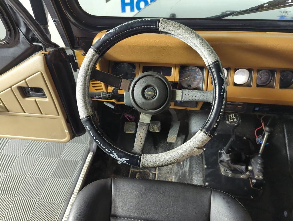 Used 1995 Jeep Wrangler S image 11