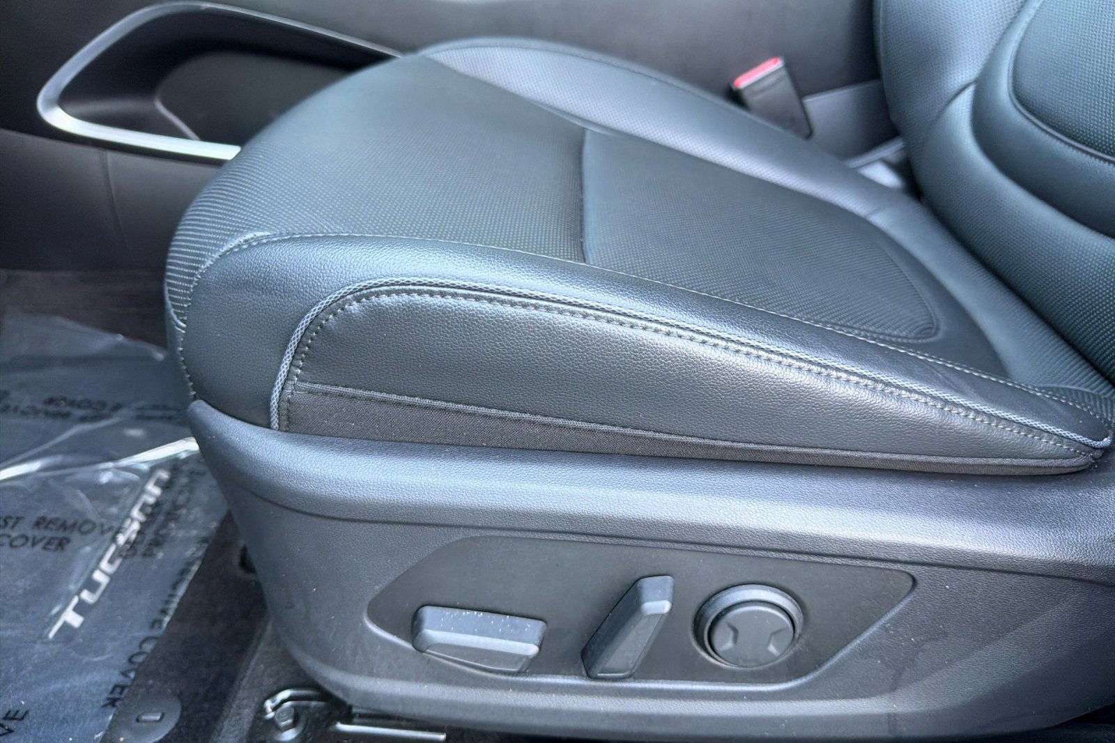 Used 2023 Hyundai Tucson Limited image 14