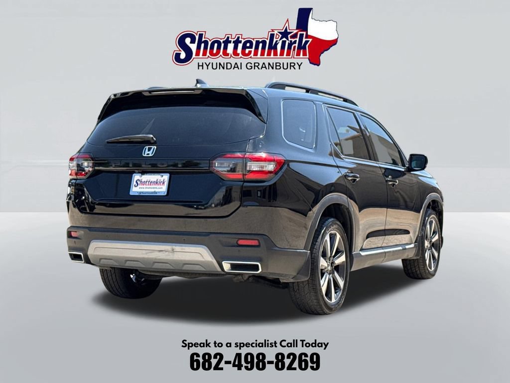 Used 2023 Honda Pilot Touring image 6