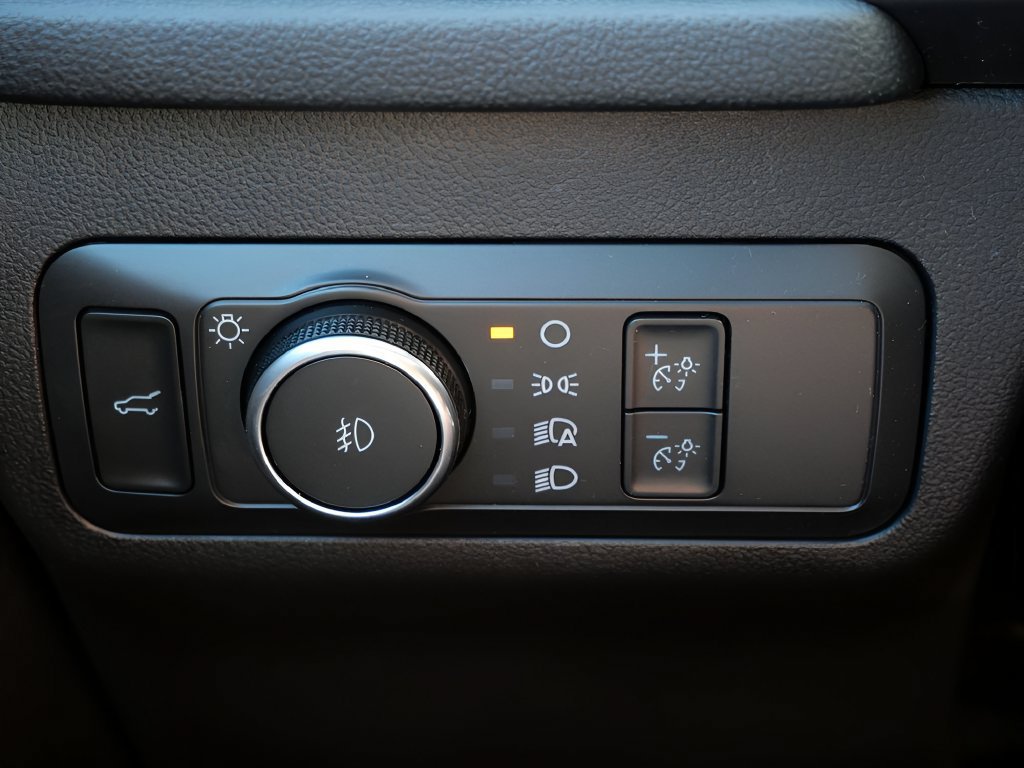 Used 2022 Ford Escape SEL w/ SEL Stealth AWD Package image 17