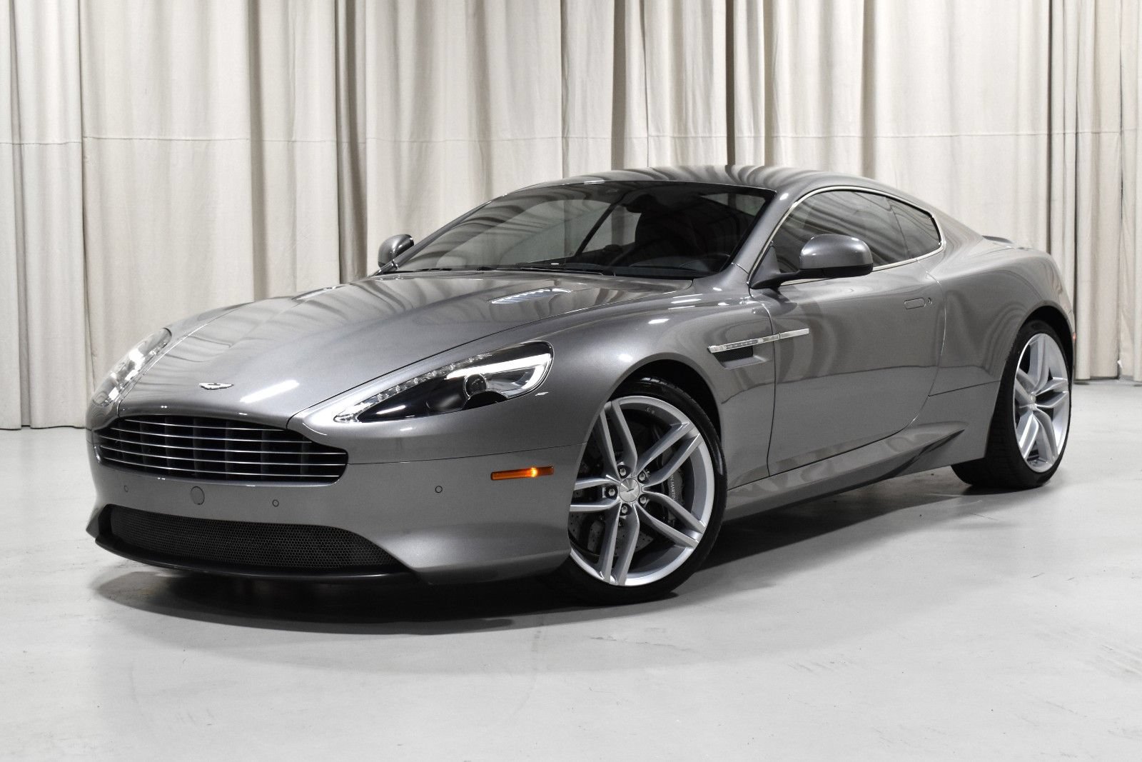 Used 2014 Aston Martin DB9 Coupe RWD image 1