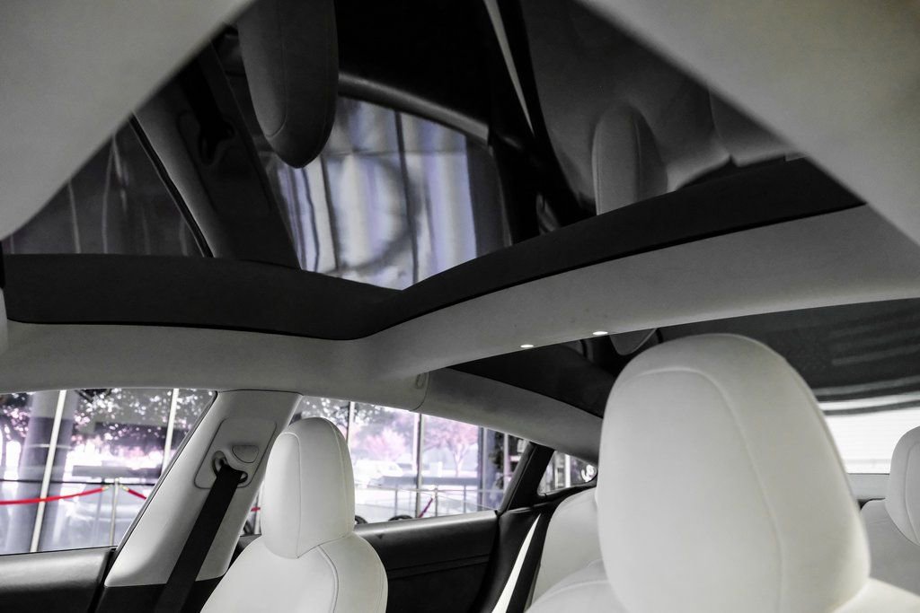 Used 2021 Tesla Model 3 Standard Range Plus image 6