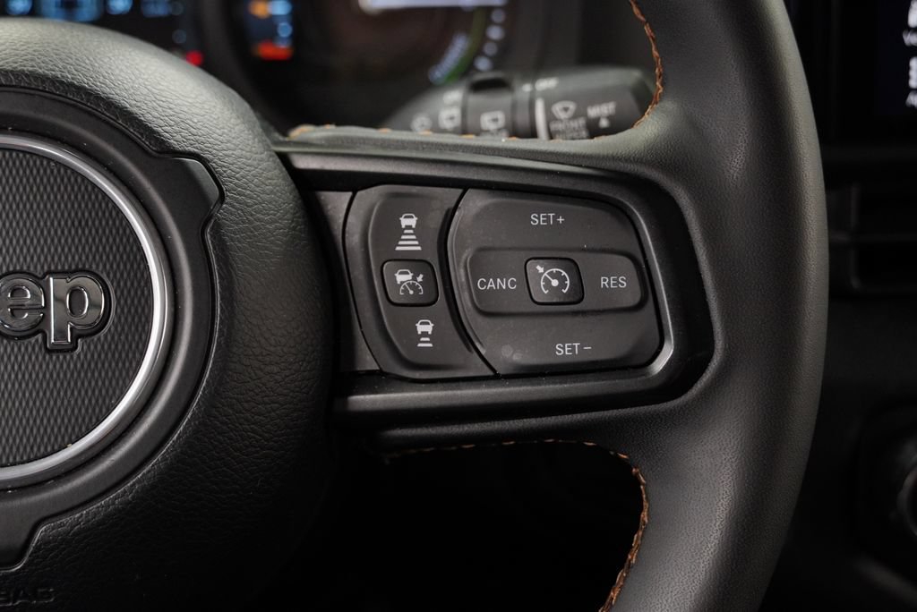 Used 2024 Jeep Wrangler Unlimited AWD/4WD image 40