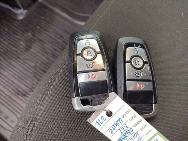 Used 2022 Ford Explorer XLT image 30