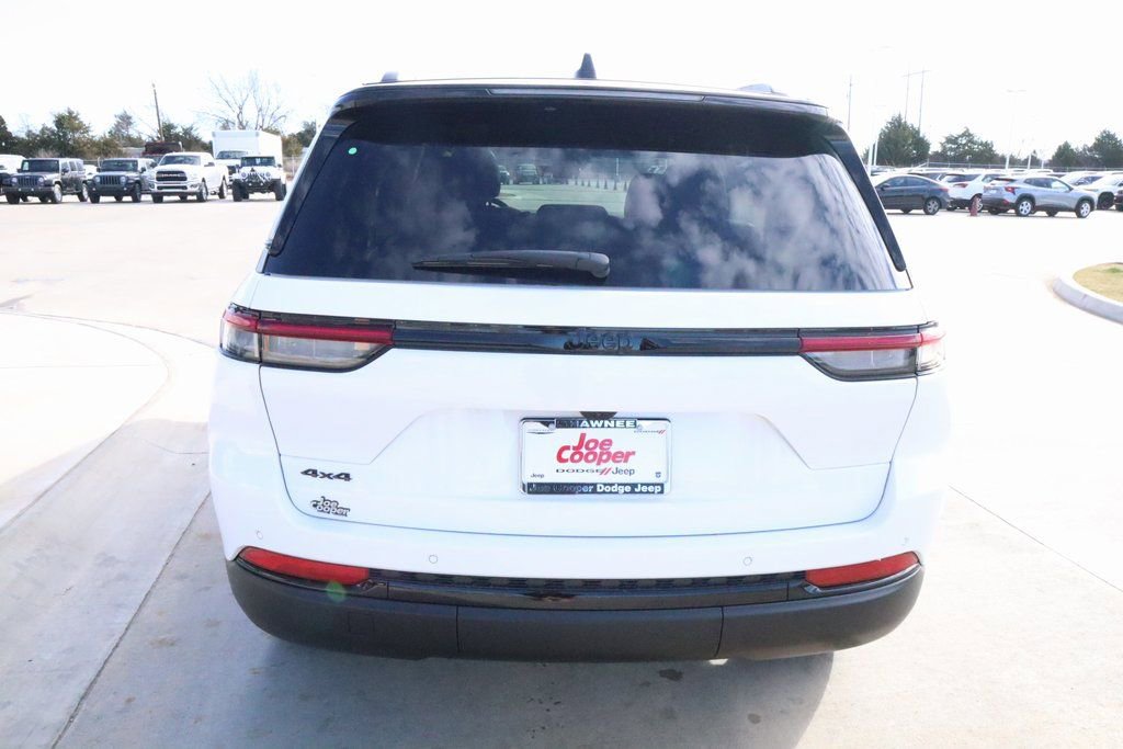 New 2025 Jeep Grand Cherokee Limited image 24