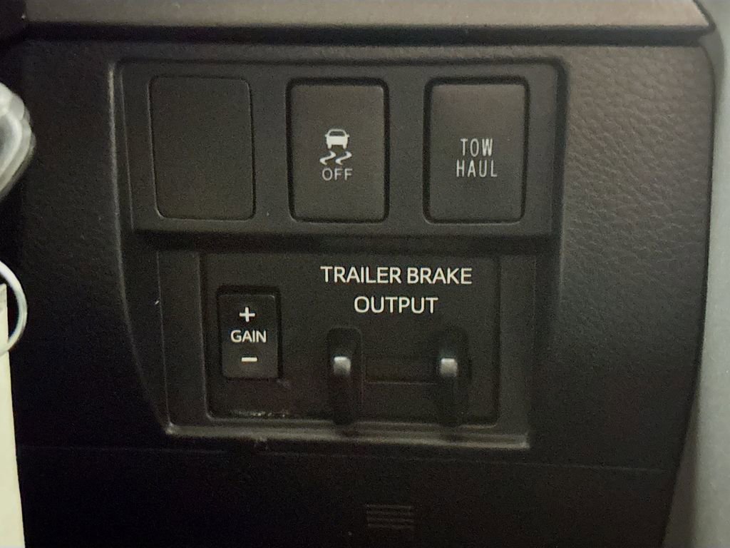 Used 2018 Toyota Tundra SR5 image 16