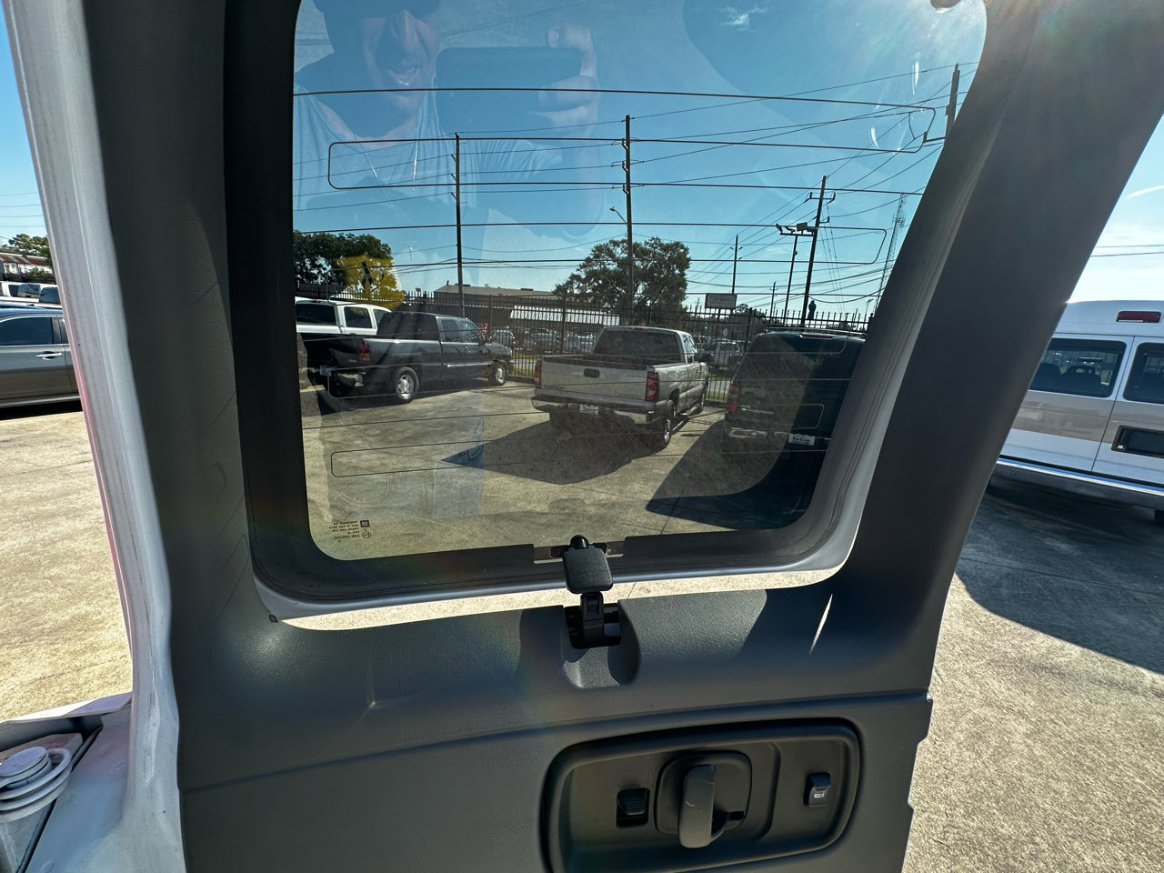 Used 2006 Chevrolet Express 3500 Passenger w/ LT Preferred Equipment Group image 50