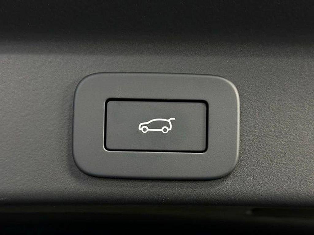 New 2026 Jaguar F-PACE R-Dynamic S AWD/4WD image 16