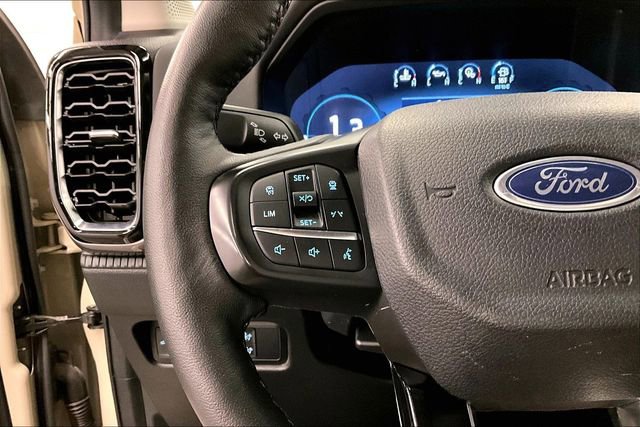 Used 2025 Ford Ranger Lariat w/ FX4 Off-Road Package image 25