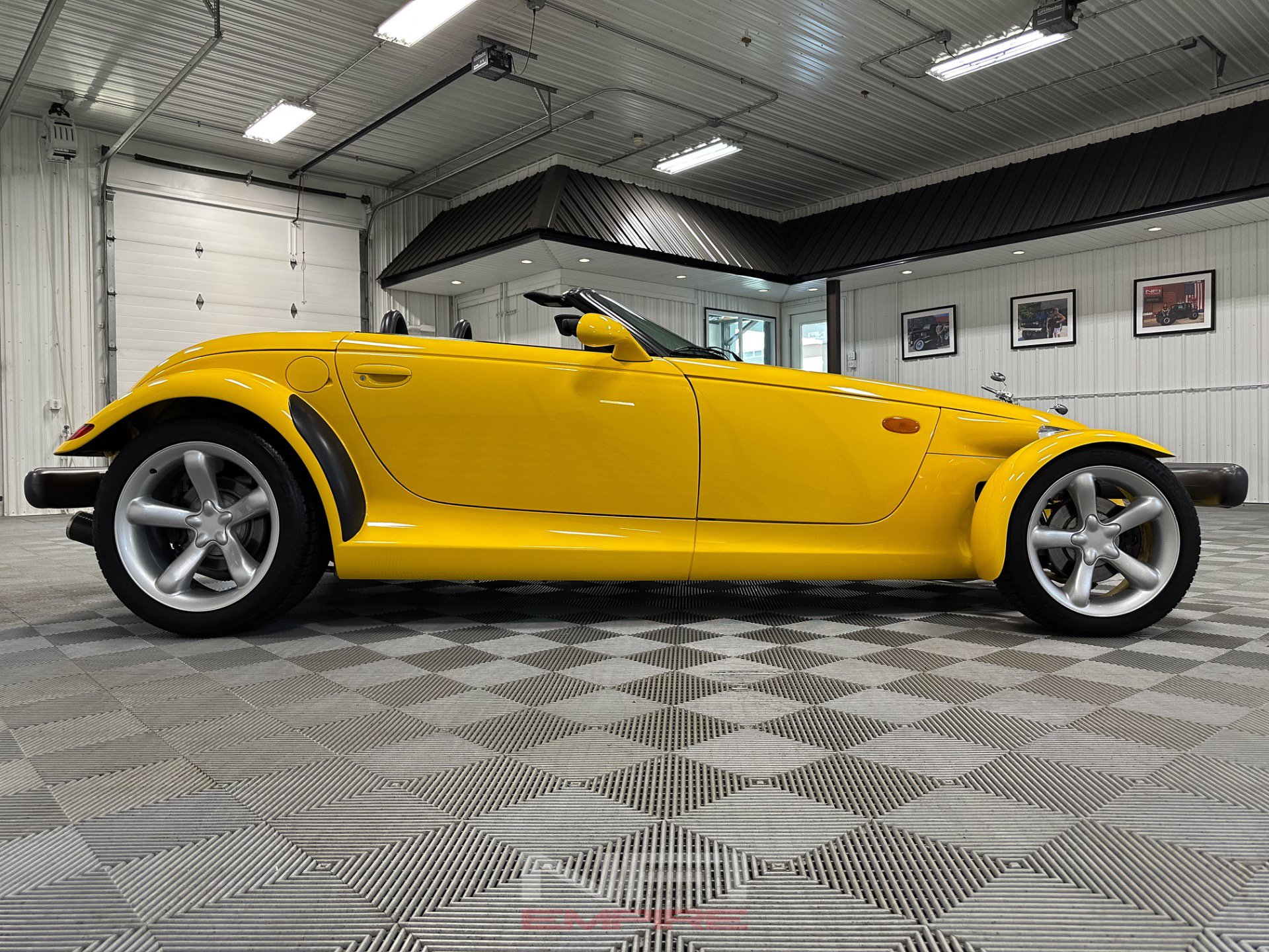 Used 1999 Plymouth Prowler RWD image 26