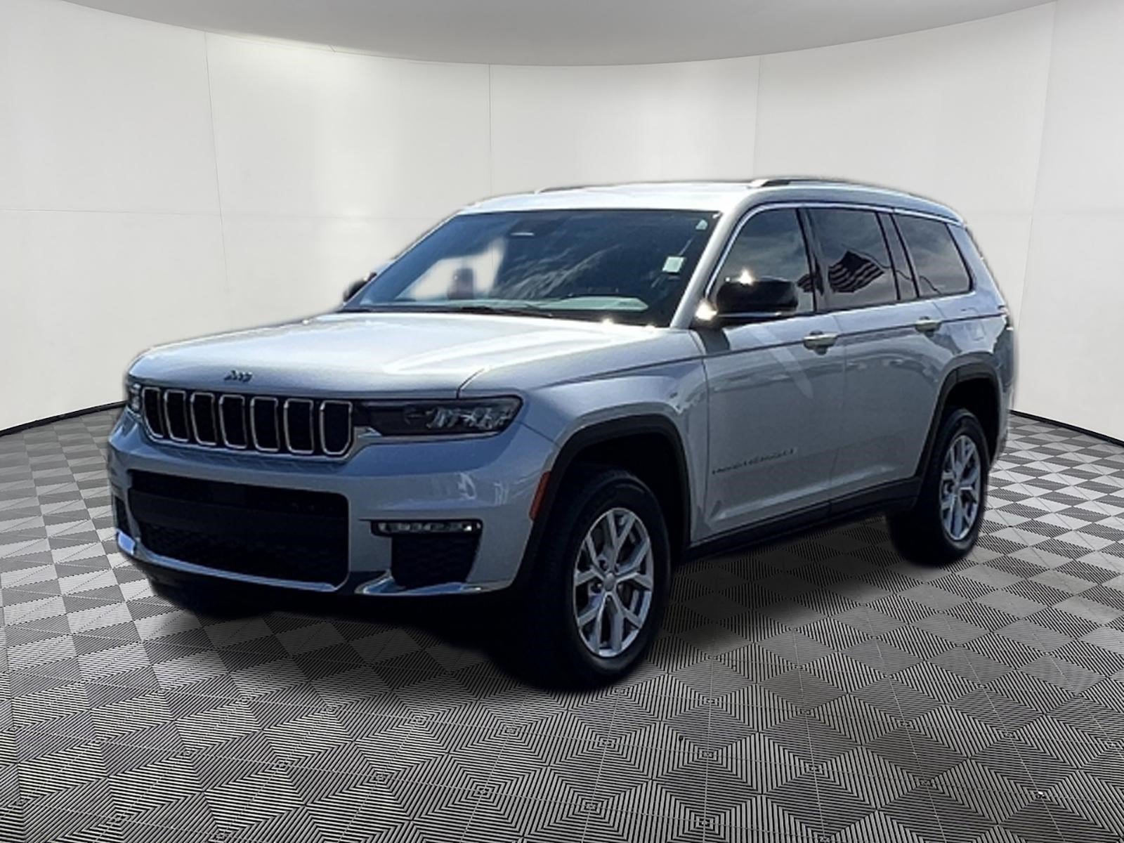 Used 2021 Jeep Grand Cherokee L Limited AWD/4WD image 3