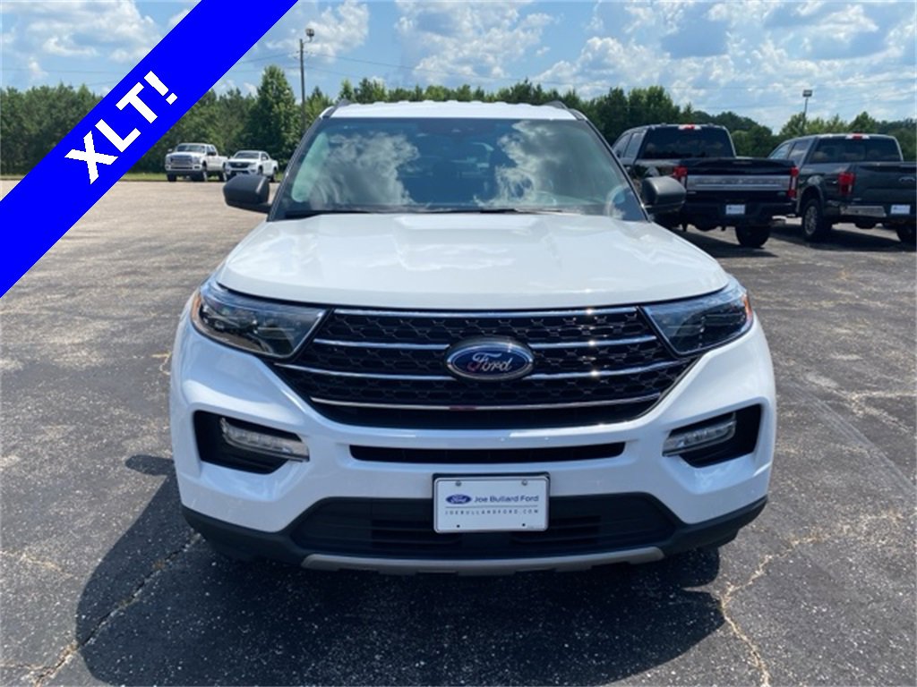 Used 2024 Ford Explorer XLT w/ Equipment Group 202A image 10