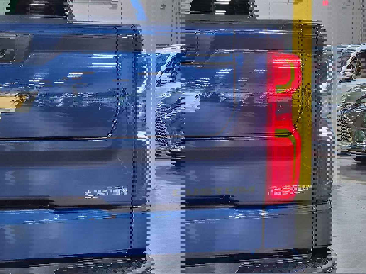 Used 2022 Chevrolet Silverado 1500 Custom w/ Safety Confidence Package image 23