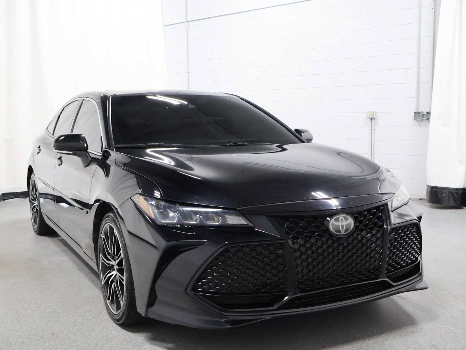 Used 2019 Toyota Avalon XSE w/ Protection Package FWD image 13