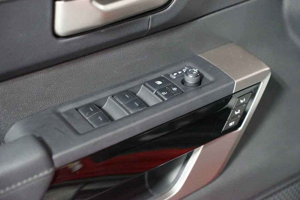 Used 2025 Toyota Tundra Limited image 32