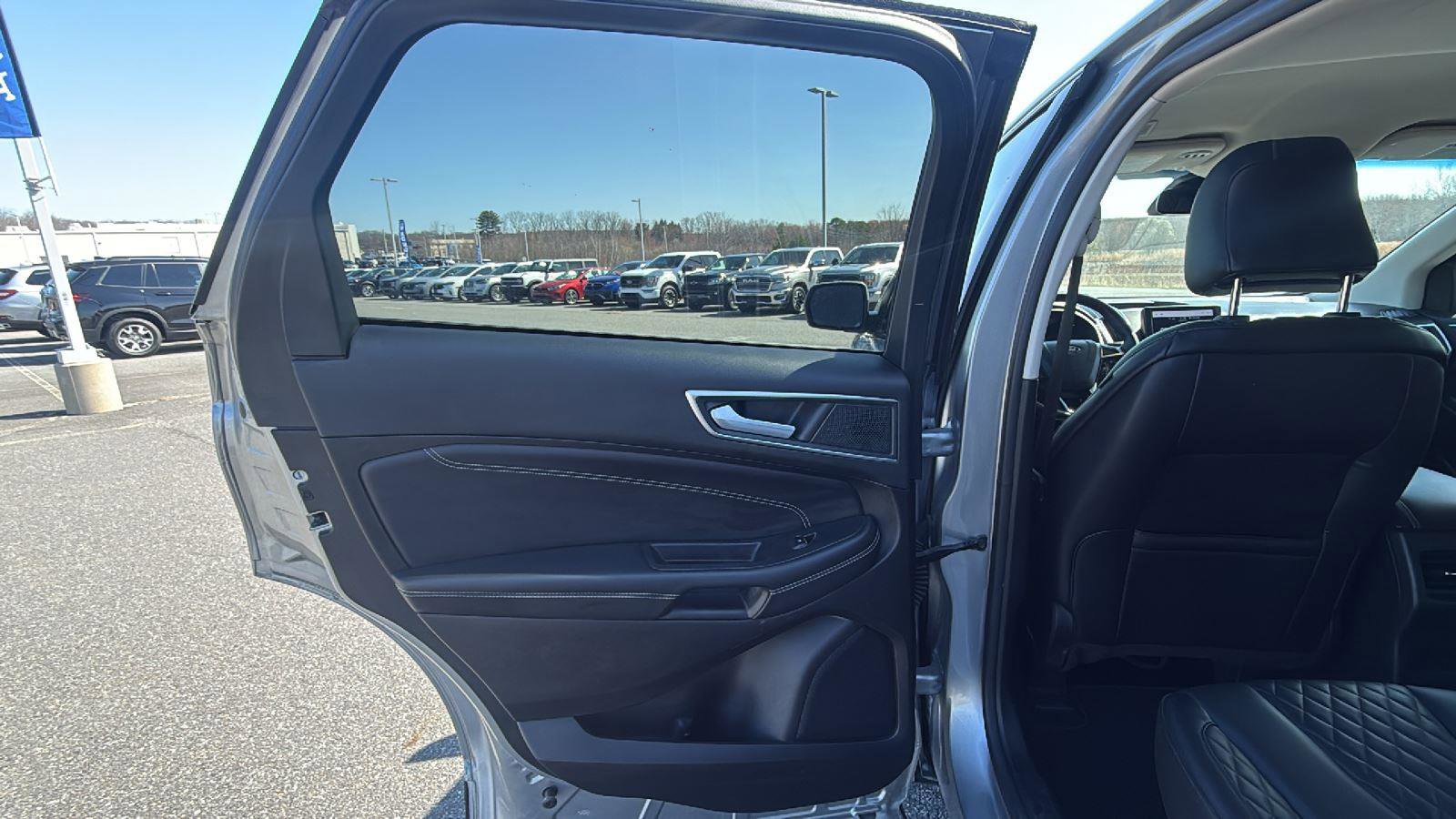 Used 2024 Ford Edge Titanium AWD/4WD image 21
