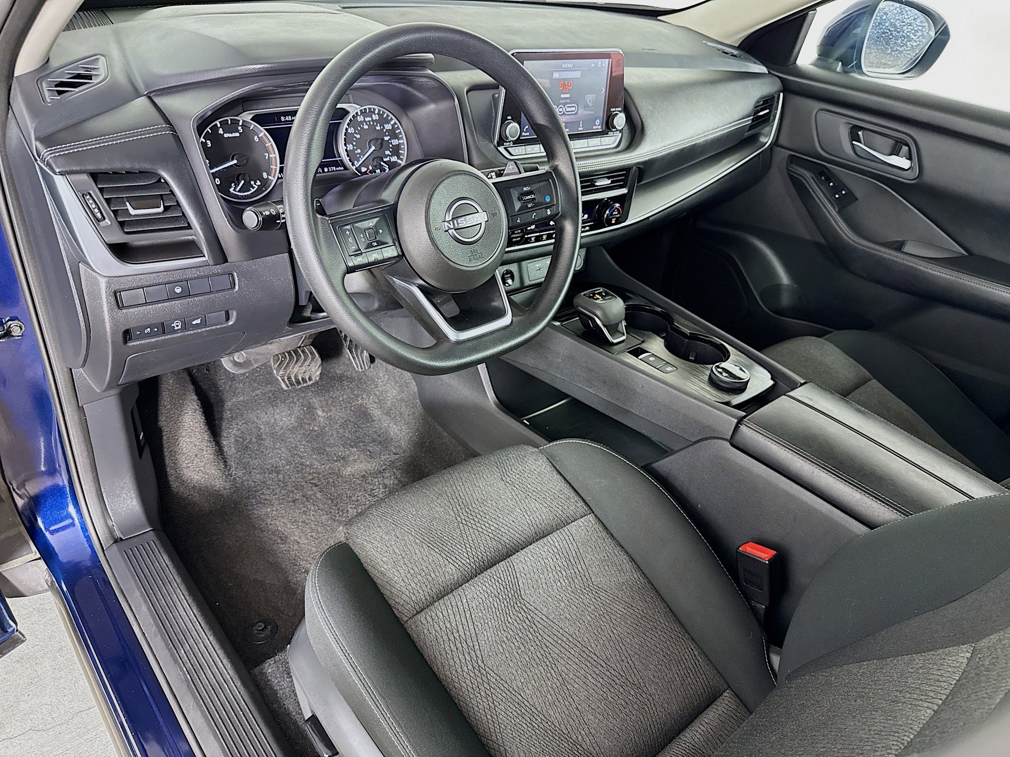 Used 2024 Nissan Rogue SV AWD/4WD image 8