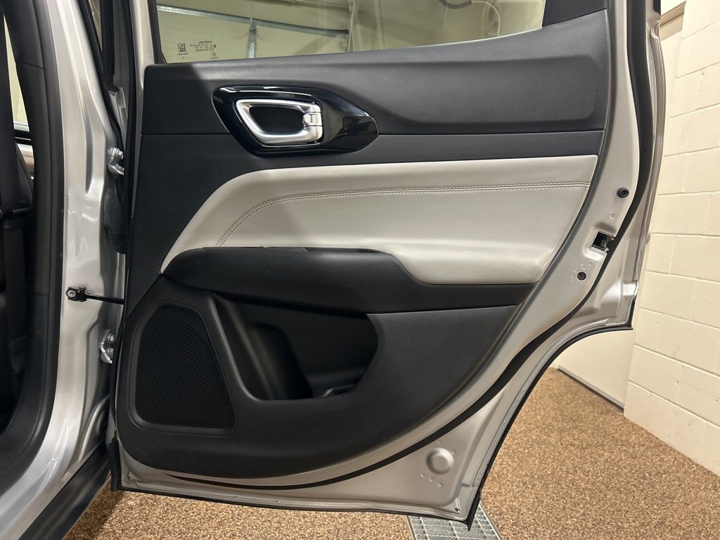 Used 2024 Jeep Compass Limited image 15