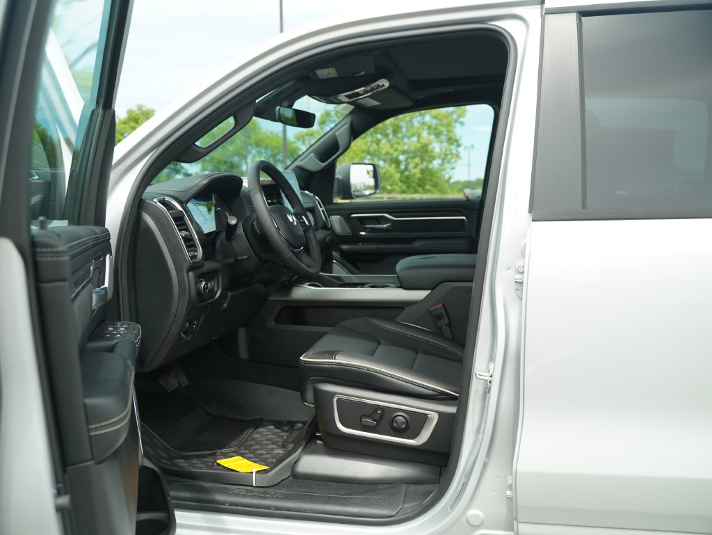 New 2026 RAM 1500 Laramie w/ Night Edition AWD/4WD image 12