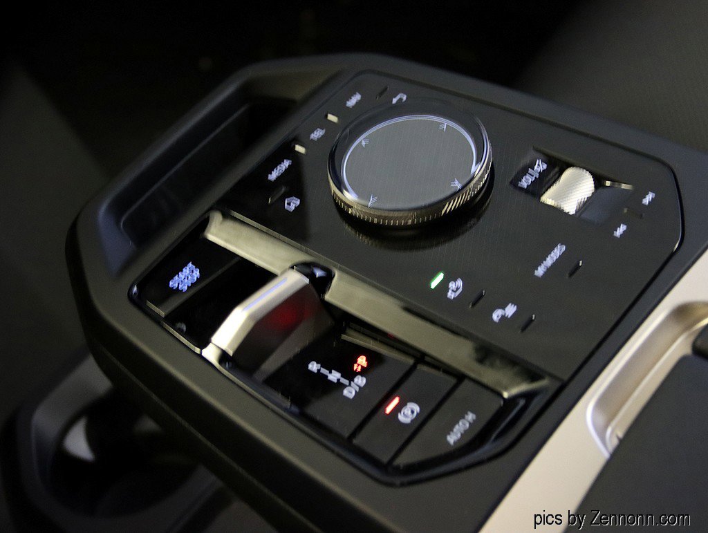 Used 2026 BMW iX xDrive45 w/ Premium Package image 26