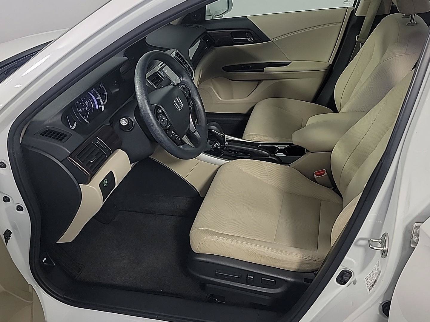 Certified 2017 Honda Accord EX image 17