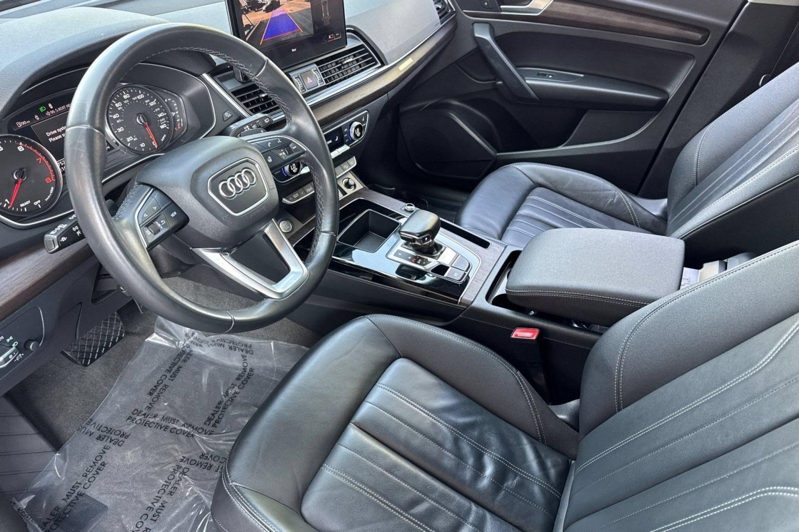 Used 2023 Audi Q5 2.0T Premium w/ Convenience Package AWD/4WD image 4
