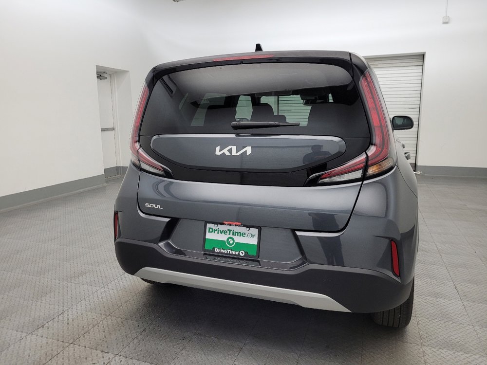 Used 2025 Kia Soul LX image 7