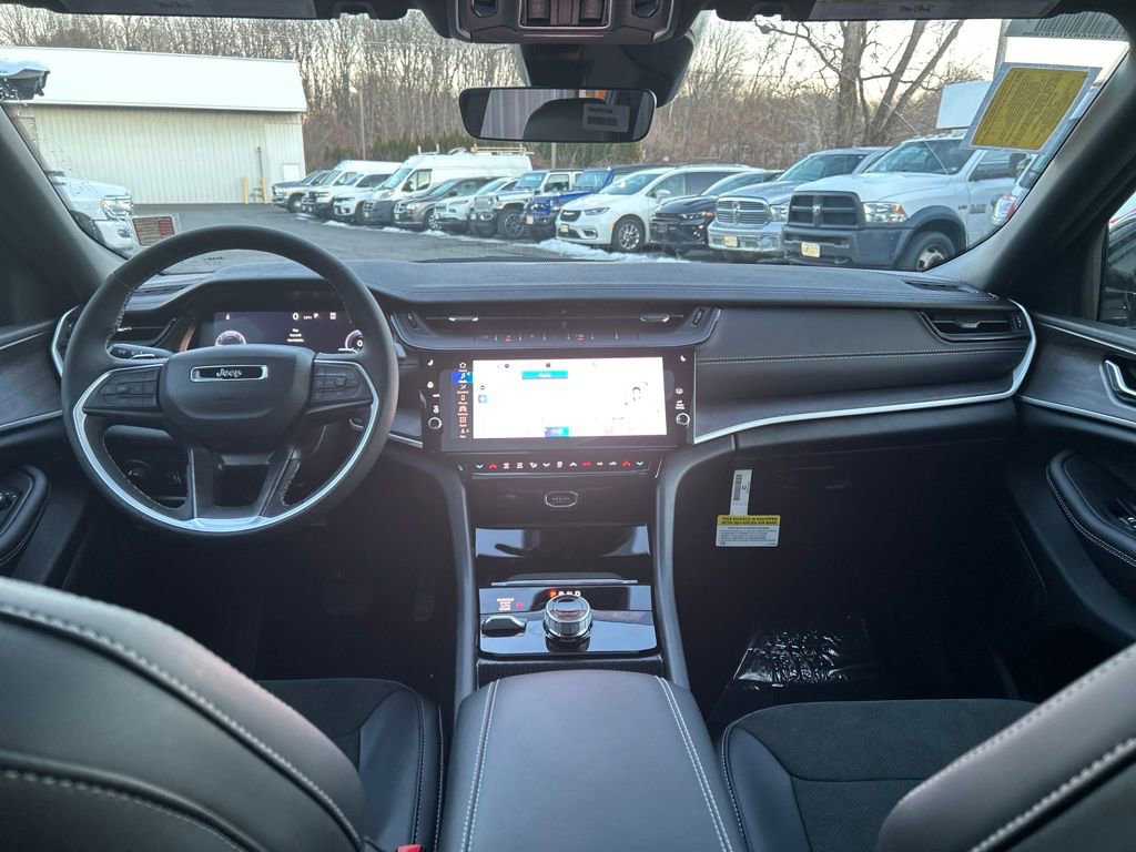 New 2026 Jeep Grand Cherokee Altitude image 14