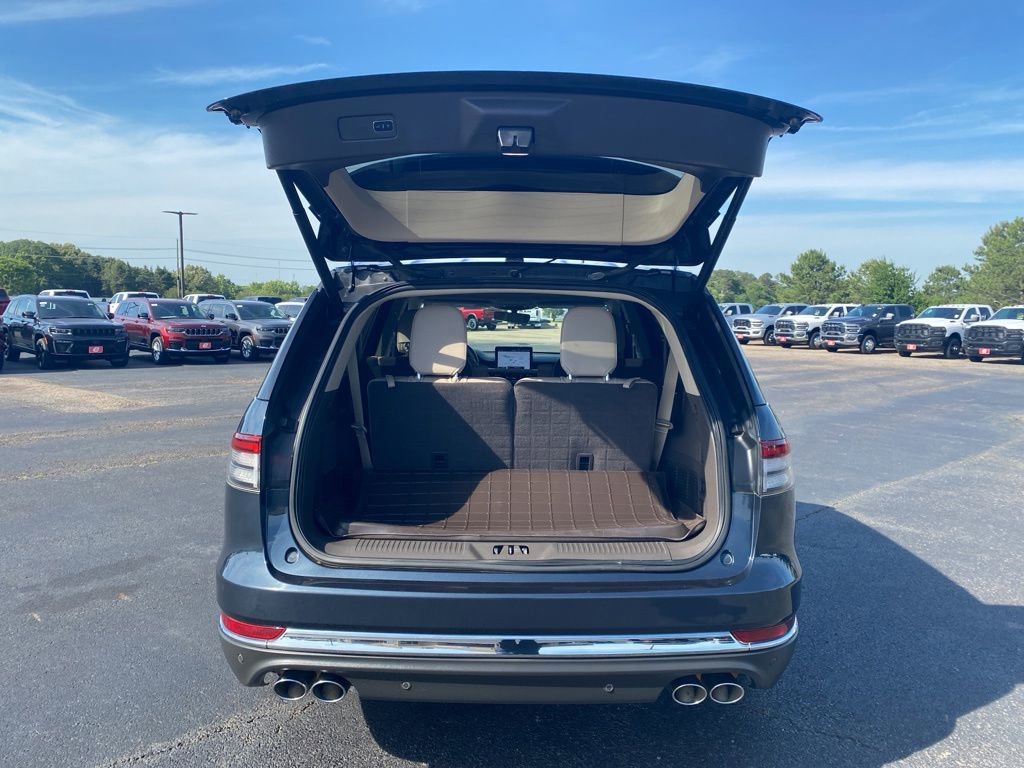 Used 2021 Lincoln Aviator Reserve w/ Equipment Group 201A RWD image 41