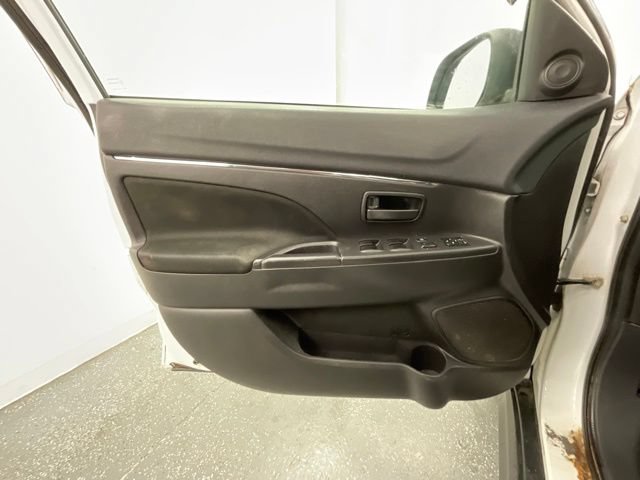 Used 2015 Mitsubishi Outlander Sport ES AWD/4WD image 9