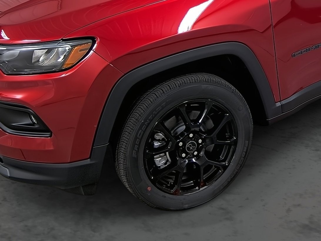 New 2026 Jeep Compass Latitude image 7
