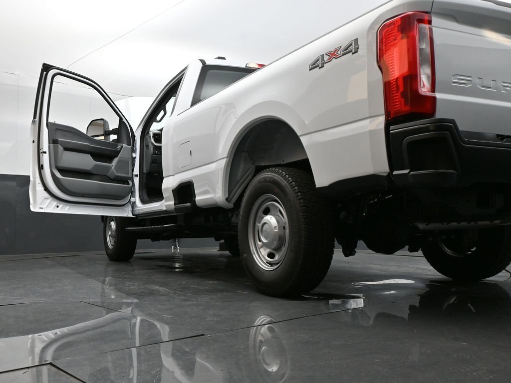 New 2026 Ford F250 XL w/ F-250 >10K GVWR Package image 27