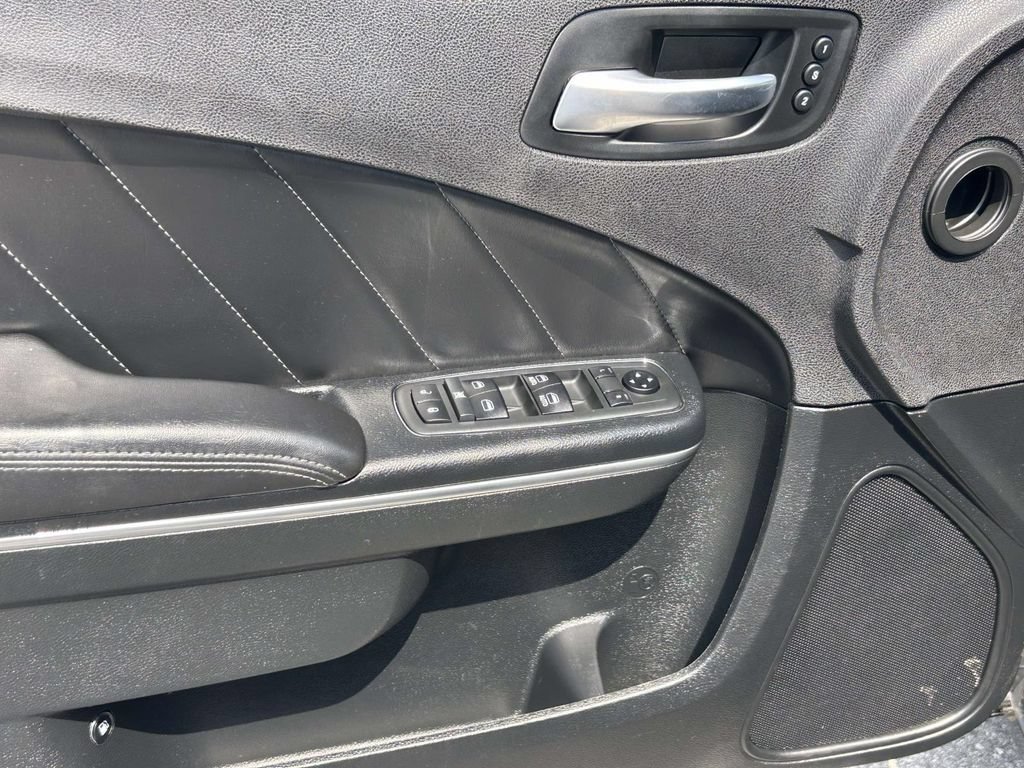 Used 2018 Dodge Charger R/T w/ Navigation & Travel Group RWD image 20