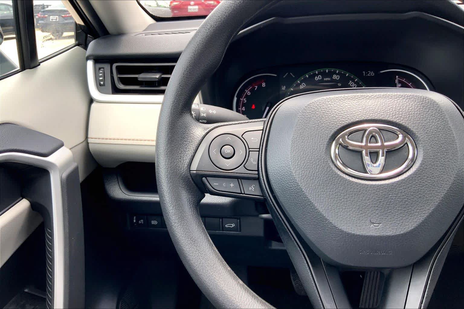 Used 2025 Toyota RAV4 XLE w/ Convenience Package FWD image 24