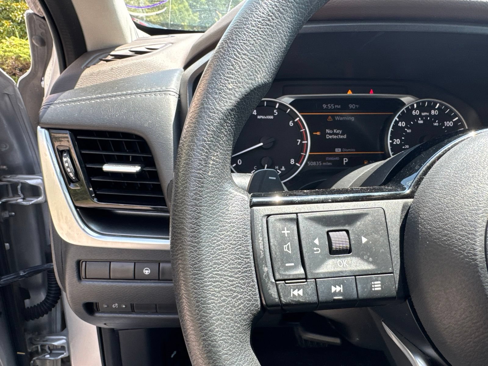 Used 2021 Nissan Rogue SV FWD image 15