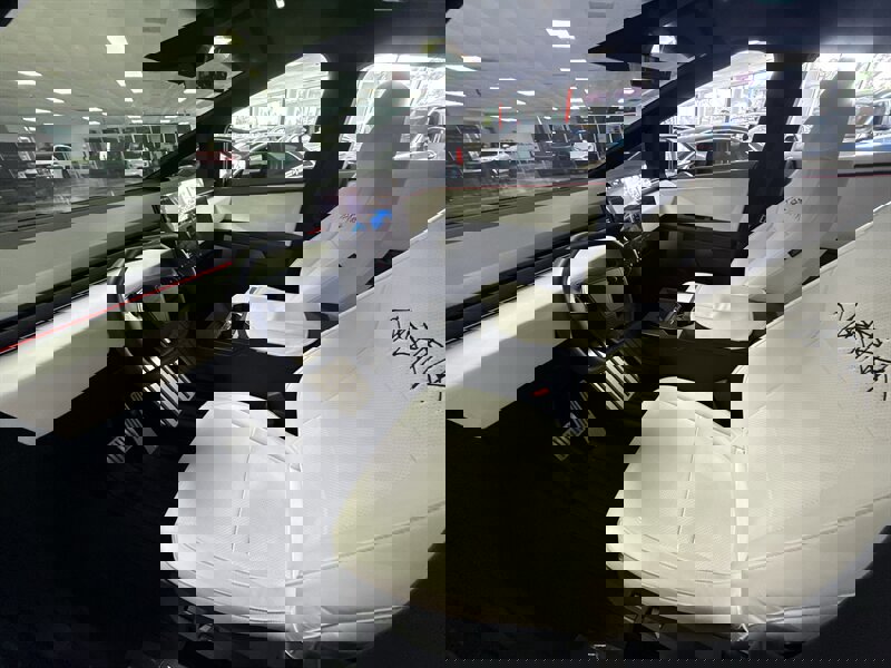 Used 2024 Tesla Cybertruck AWD Crew Cab image 15