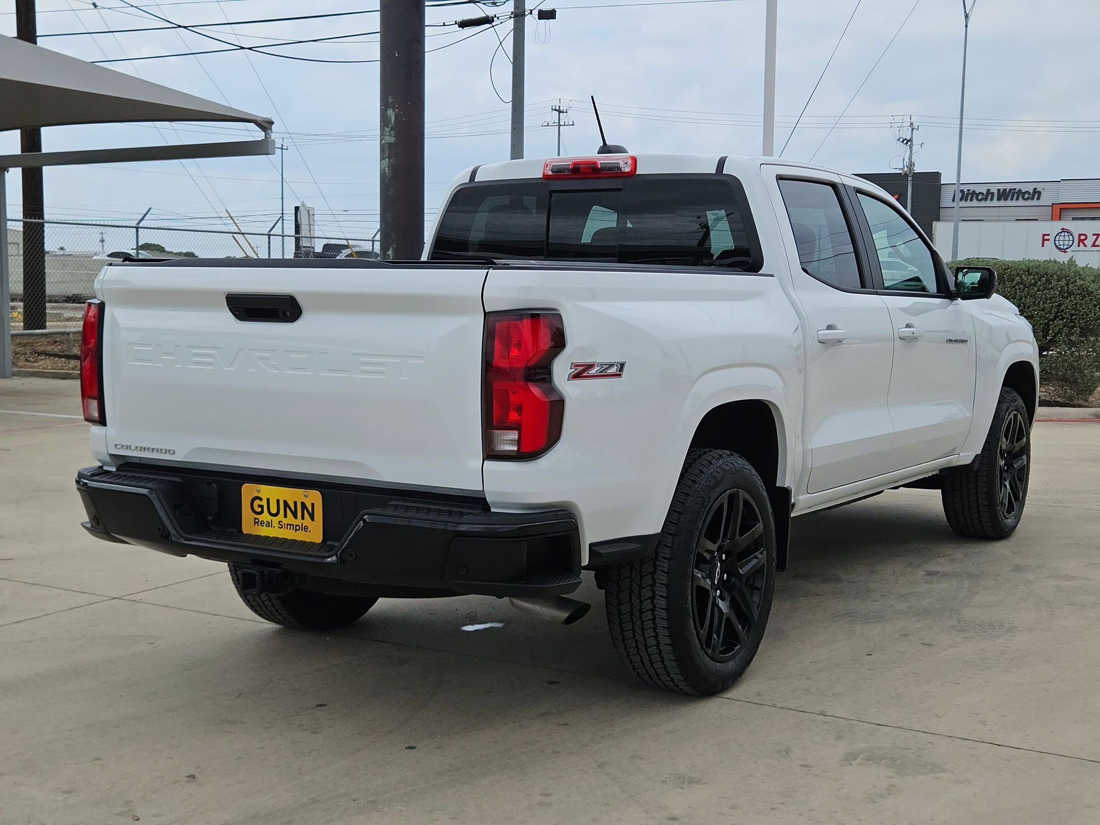 Certified 2025 Chevrolet Colorado Z71 w/ Technology Package AWD/4WD image 3
