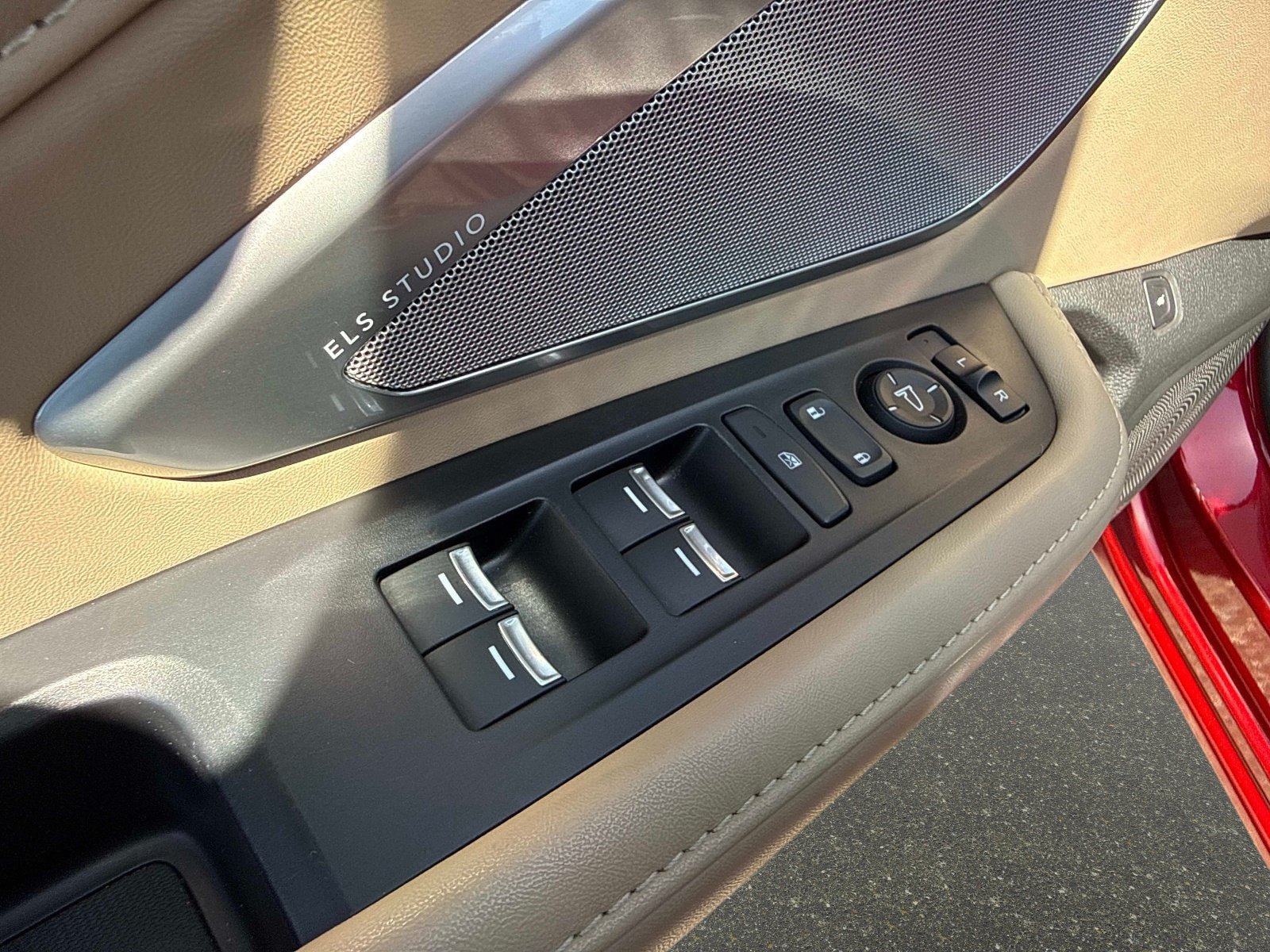 Used 2024 Acura RDX SH-AWD w/ Technology Package image 18