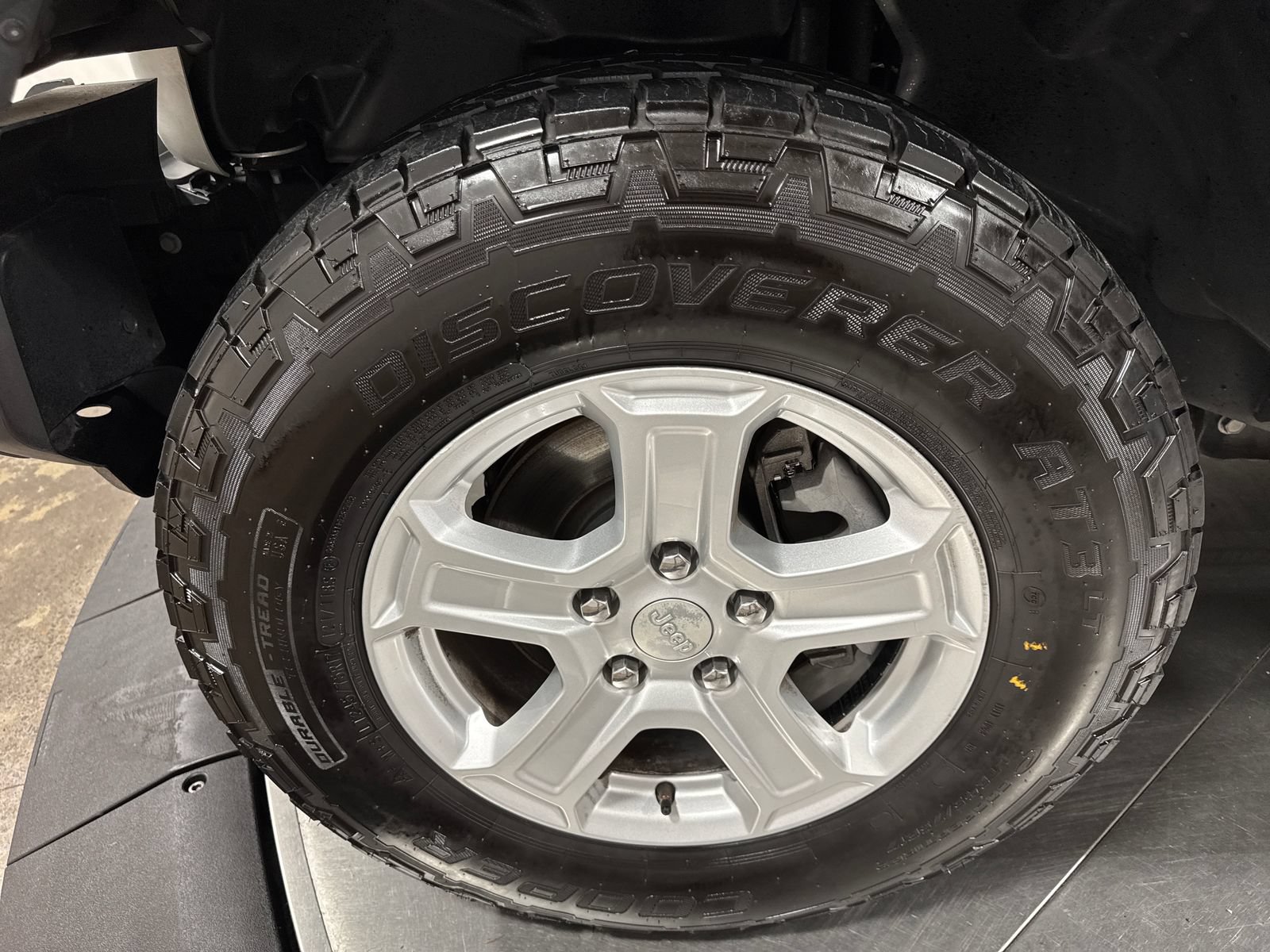 Used 2018 Jeep Wrangler Unlimited Sport S AWD/4WD image 2