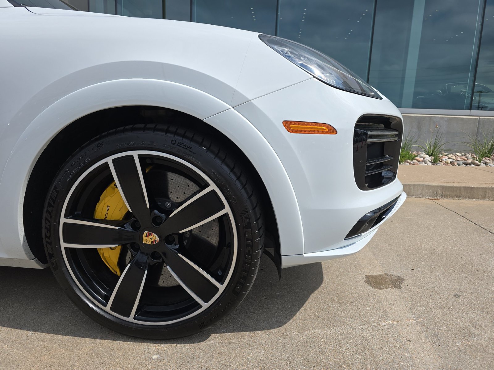 Used 2020 Porsche Cayenne Turbo AWD/4WD image 11