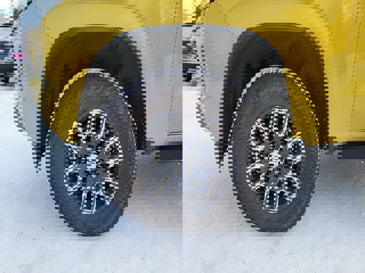 Used 2023 Chevrolet Colorado Z71 w/ Z71 Convenience Package 2 image 10